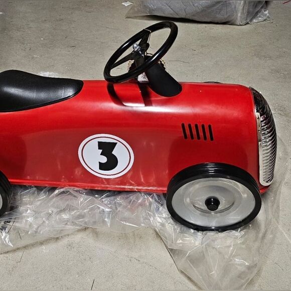 FAO Schwarz
Ride-On Retro Roadster. NEW. - Picture 5 of 5